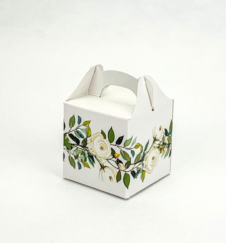 Svadobná krabička na mandličky s bielymi ružami