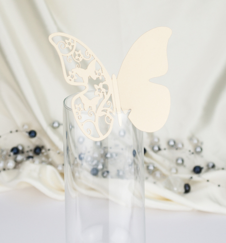 Svadobná menovka na pohárik vo forme motýlika – MOT503